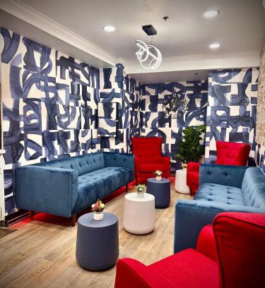 Cabbagetown South Hotel | Royal Oak Inn