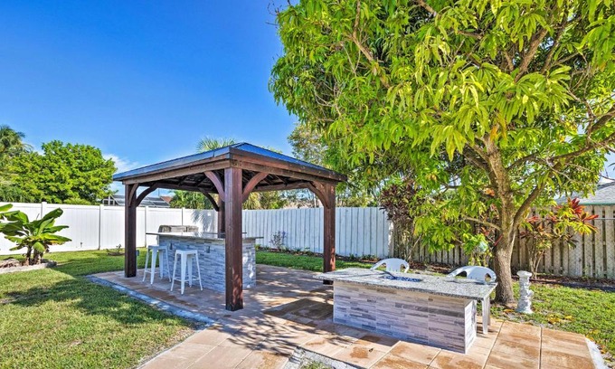 Royal Palm Beach House | Royal Palm Beach Retreat about 13 Mi to Beach!