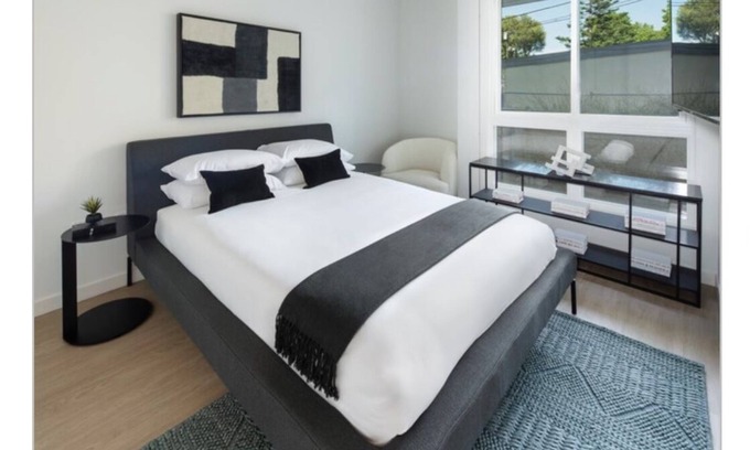 Los Angeles Apartment | Royal Room, Bathroom + Balcony in the Heart of Los Angeles