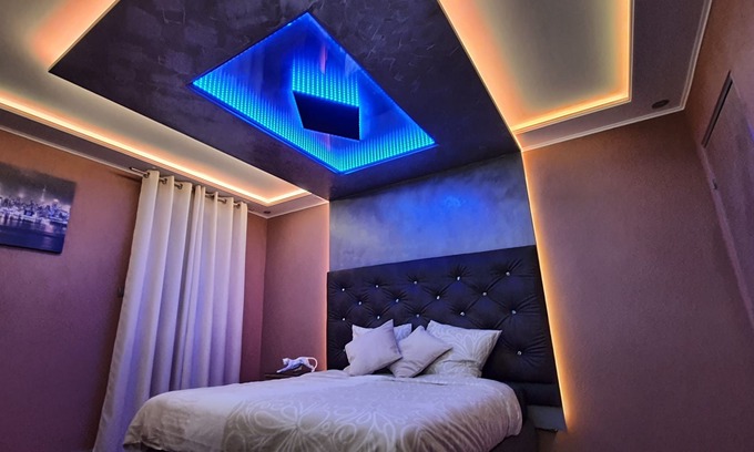 Hautepierre Apartment | Royalspa love apartment with private jacuzzi