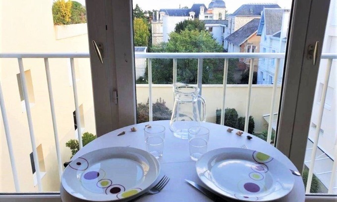 Royan Apartment | Royan - Quiet BRIGHT STUDIO - 30m from the BEACH - PARK area