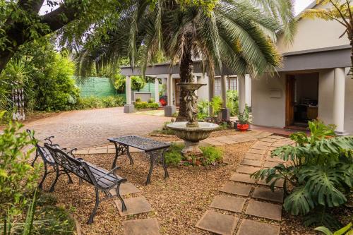Lyttelton Manor Bed & Breakfast | Rozendal Guest House