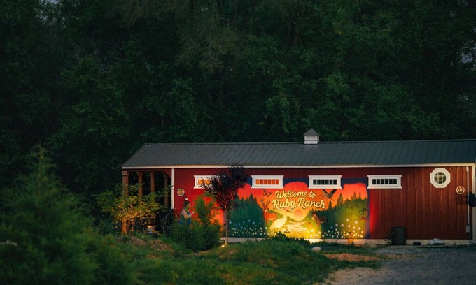 West Newton Cabin | Ruby’s Red Cabin Hot Tub Nature Horses Indy