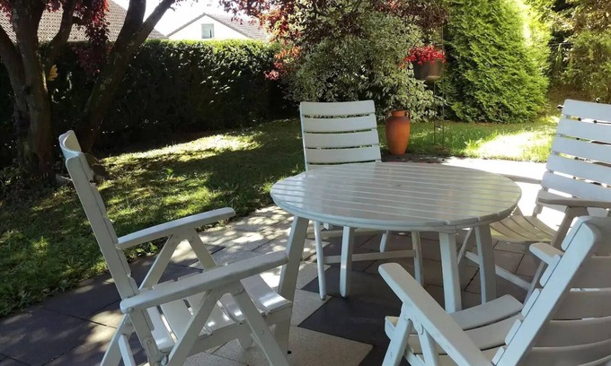 Neckartailfingen Apartment | Ruhige 2-zi.-whg. Nähe Flughafen Stuttgart/Messe