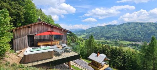 Innerschwand House | Ruhige Bergvilla in Alleinlage am Mondsee mit Seeblick Bergblick und Whirlpool
