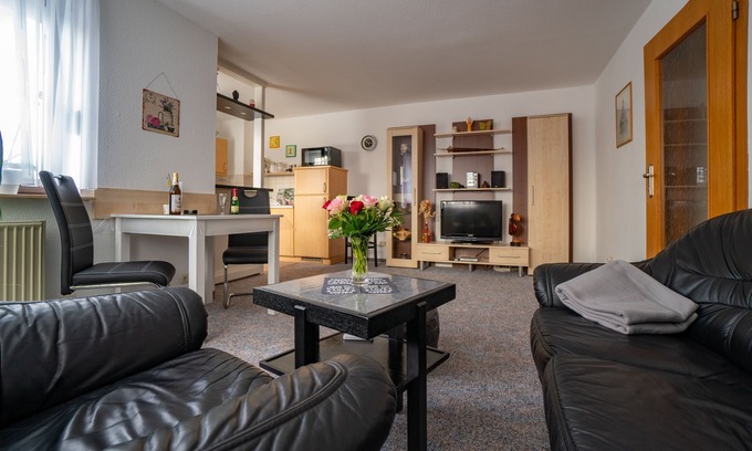 Goes Apartment | Ruhige Ferienwohnung am Wald
