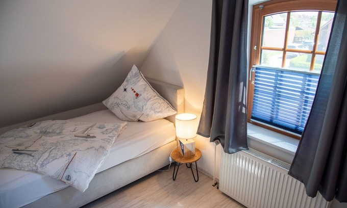 Greetsiel House | Ruhige Ferienwohnung mit Blick auf Deich- Ortskern nah