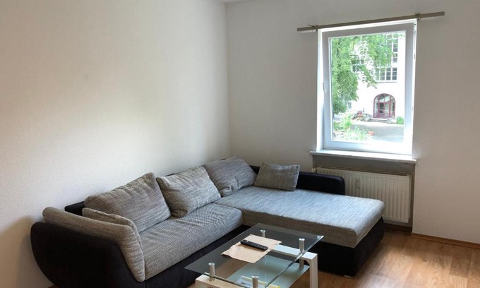 Giebichenstein Apartment | Ruhige Wohnung bei der Burg im OG2