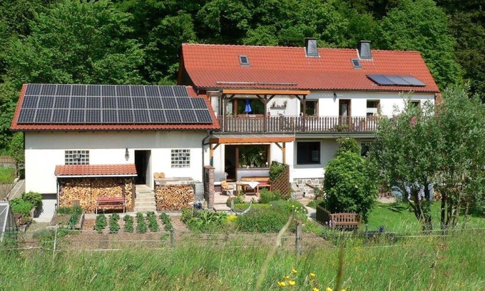 Rhena House | Ruhiges Ferienhaus mit Terrasse