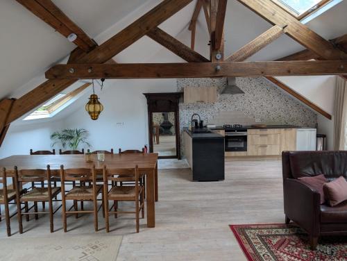 Soubrebost Apartment | Ruim appartement dichtbij Bourganeuf