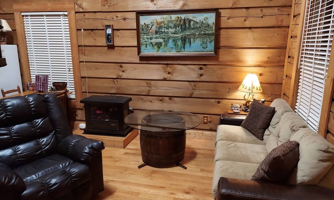 Wilson Creek Cabin | Rumples Retreat at Highland Hideaways - Arcade - Private Drive-in Theater