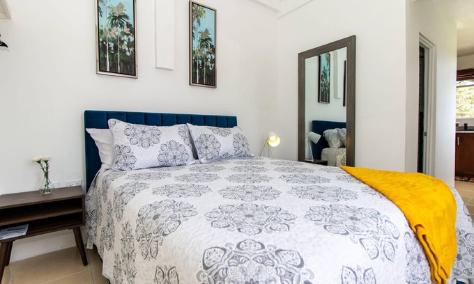 Runaway Bay Apartment | Runaway Bay Gem Suite