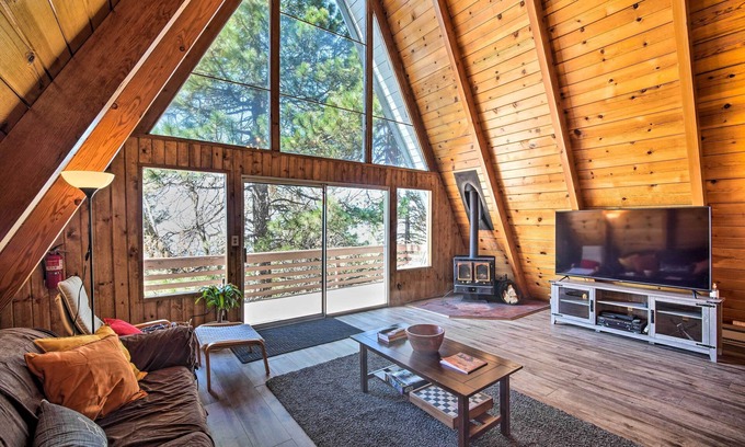 Running Springs Cabin | Running Springs Cabin w/Large Deck + View!