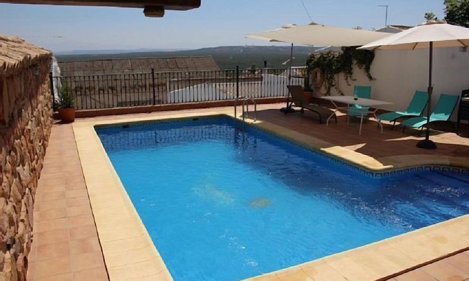 El Altico Cottage | Rural accommodation La Casa de Baños for 12 people