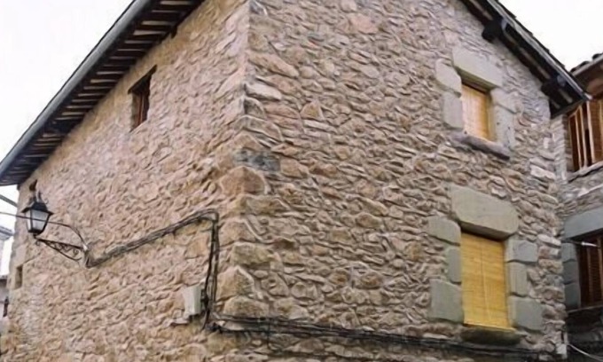 Borreda Cottage | Rural apartment Apartaments rurals Can Pistola for 2 people