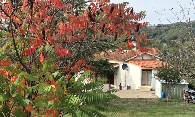 Auzits Cottage | Rural cottage, beautiful views,nLarge gardenn10min from the Château de Bournazel