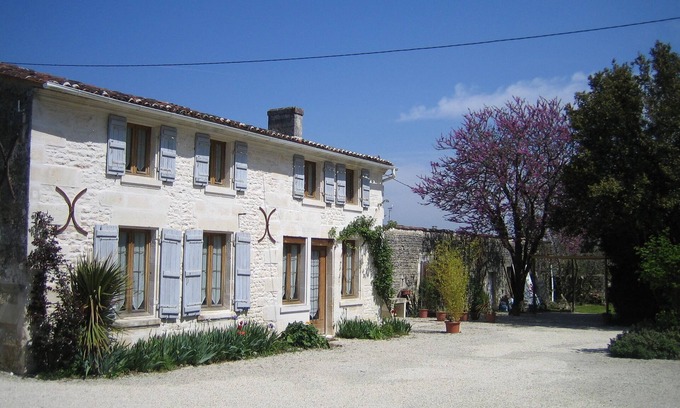 Port-d'Envaux Cottage | Rural cottage near Saintes