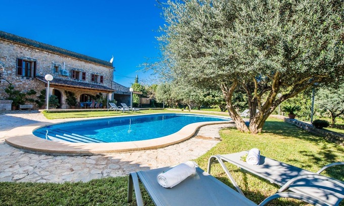Buger House | Rural finca for 8 guests