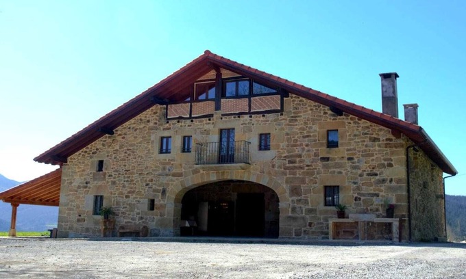 Iurreta Cottage | Rural House, in the center of the Basque Country, all mountains and horses