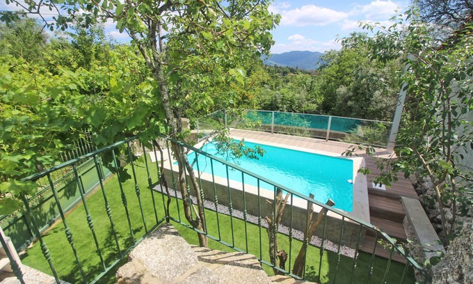 Gondoriz Cottage | Rural house with swimming pool