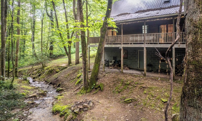 Whittier Cabin | Rushing Creek - Creekside Cabin