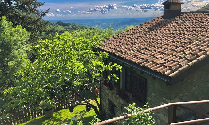 Caneggio House | RUSTIC BELLAVISTA