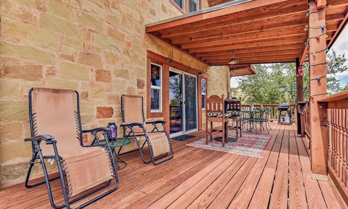 Oatmeal Cabin | Rustic BLUEBONNET CABIN with Views-Near Hidden Falls Park-2 acres, 2 min to lake