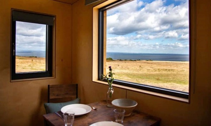 St. Andrews Cabin | Rustic cabin 10, sea views from rewilded farm