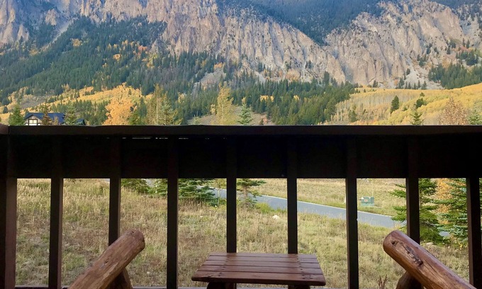 Crested Butte Condo | Rustic Cabin Condo With Soaring Views of Mt. Crested Butte