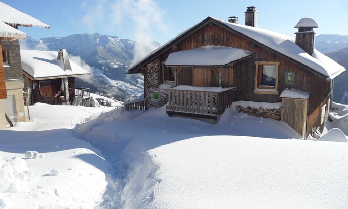 Bisanne 1500 Cottage | Rustic chalet on the slopes, exceptional view of Mont Blanc