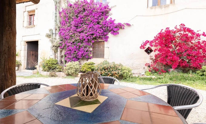 Riudarenes Apartment | Rustic Charm in Riudarenes