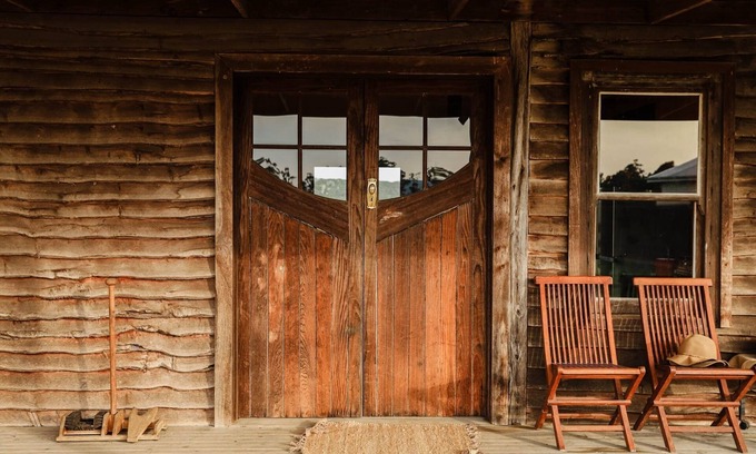 Hallston Cabin | Rustic country lodge with spectacular fire pit and nearby hiking trails