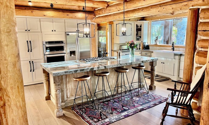 Sundance Cabin | Rustic film producer's haven in Sundance, Hot Tub, Fire Pits, Views!