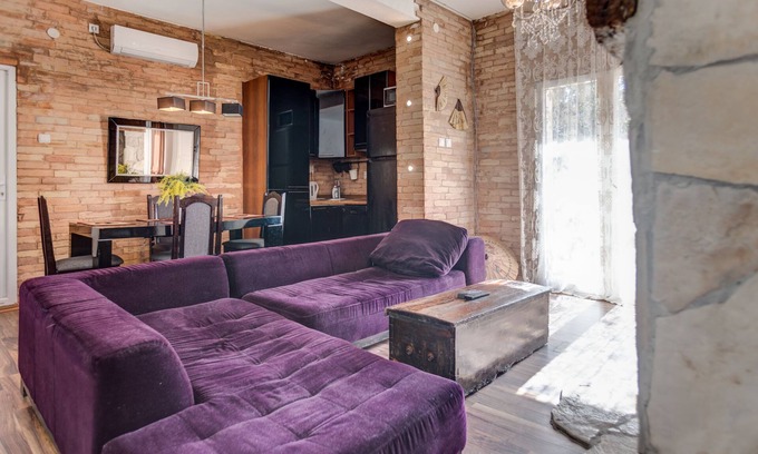 Tomicici Apartment | Rustic Garden Two Bedroom Apartment