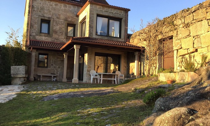 Carnota House | Rustic house with land 250 meters from the beach