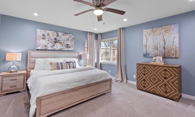 Westbury House | Rustic Modern Spacious home/near Nrg, Downtown, meyerland plaza