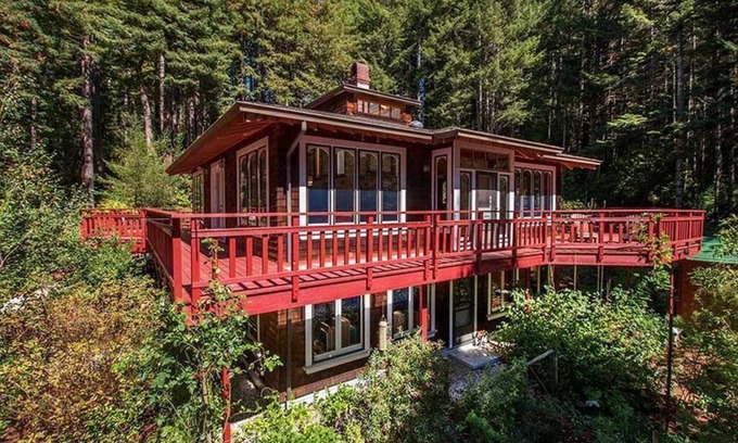 Fieldbrook House | Rustic Redwood Retreat