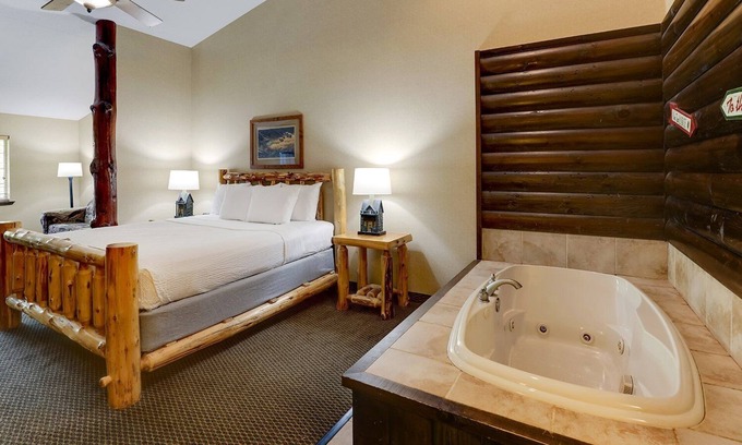 Johnston Hotel | Rustic Retreat w/Indoor-Outdoor Pool, Whirlpool & Free Breakfast