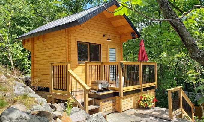 Algoma District Cabin | Rustic retreat ( water access only) 12 min North of Blind River