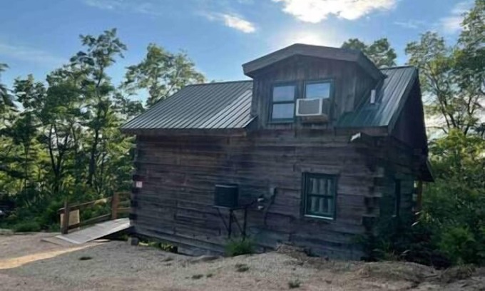 Savanna Cabin | Rustic River Cabin 8