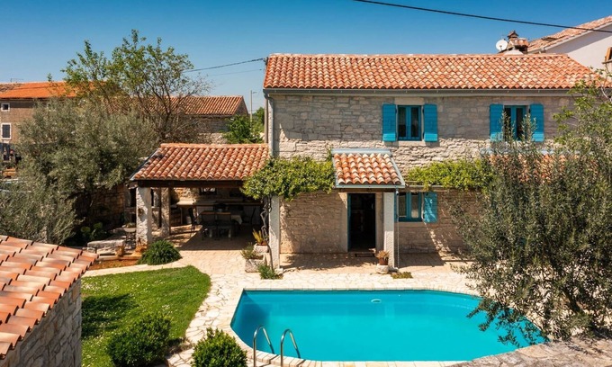 Vosteni Villa | Rustic villa Janko with pool in Sv. Lovrec