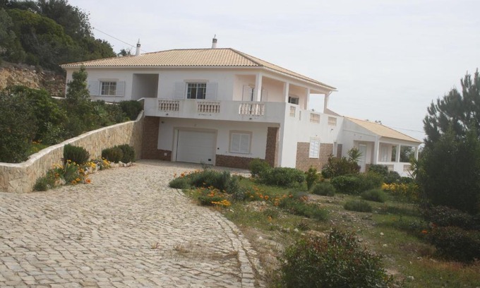 Quinta das Raposeiras House | Rustic Villa Guesthouse