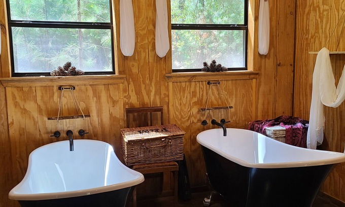 Mineola Cabin | Rustic Western Bath House in East Texas Piney Woods, Honeymoon, Weddings, Venues