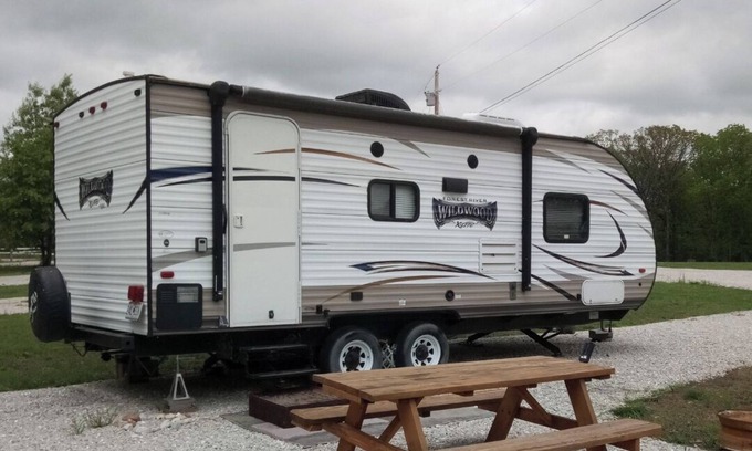 Dunnegan RV Rental | RV Campground by the Lake in delightful Fair Play with AC, WiFi