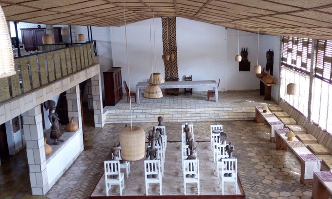 Nyanza Bed & Breakfast | Rwanda African Art Museum