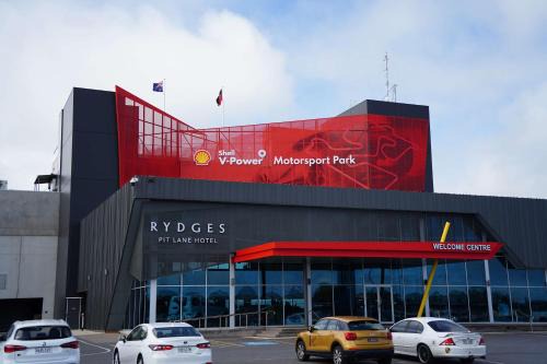 Seymour Hotel | Rydges Pit Lane