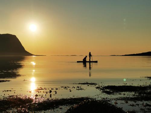 Barstrand Apartment | Rystad midnight sun and nature