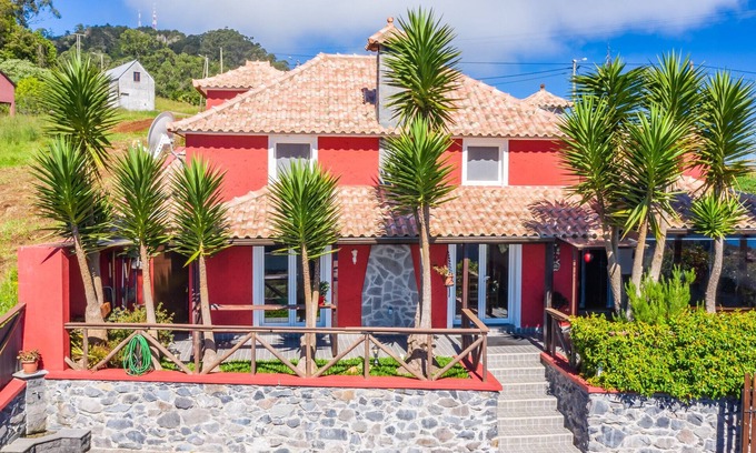 Santana Ski Chalet | São Jorge Cottage - By Wehost