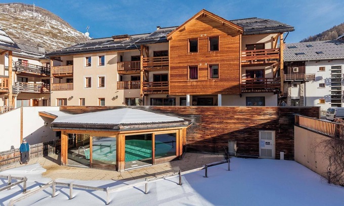 Abries Condo | Séjour alpin cosy | Piscine & sauna | Ski à Abriès
