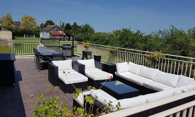 Saint-Jean-du-Bois Bed & Breakfast | Séjour circuit 24h du Mans